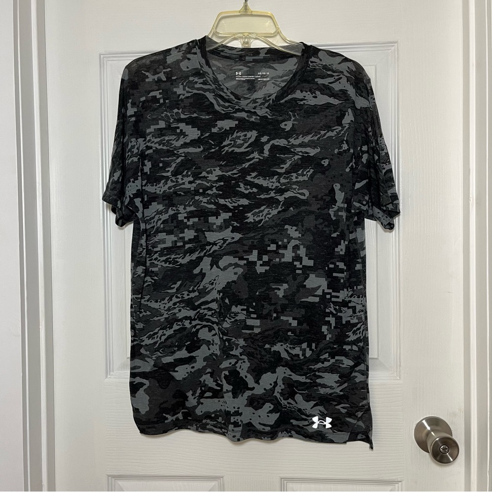 Under Armour Heat Gear Burn Out Black and Gray Digital Camo Short Sleeve Tee